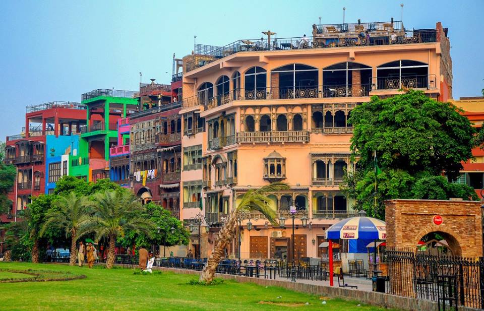 Food Street- Heaven For Foodies in Walled City Lahore