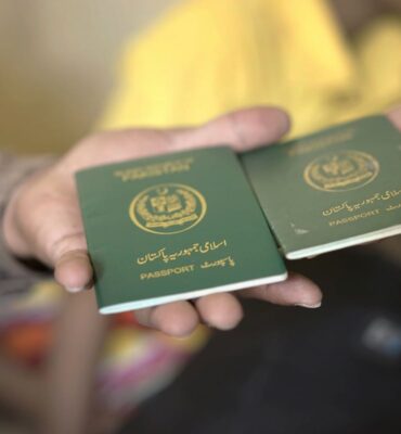 Passport Offices in Lahore. source: middleeastmonitor.com Picture of Green Passport